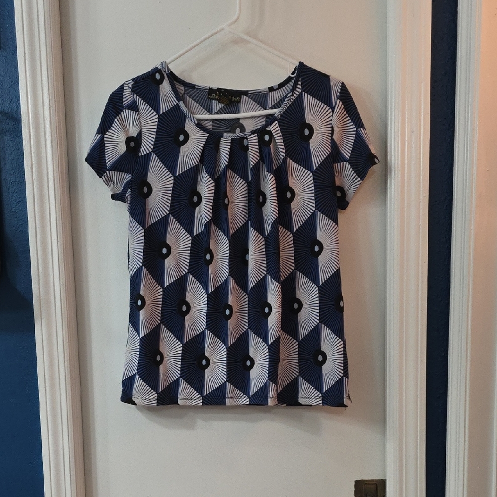 Geometric Patterned Kids Tee in Navy and White
